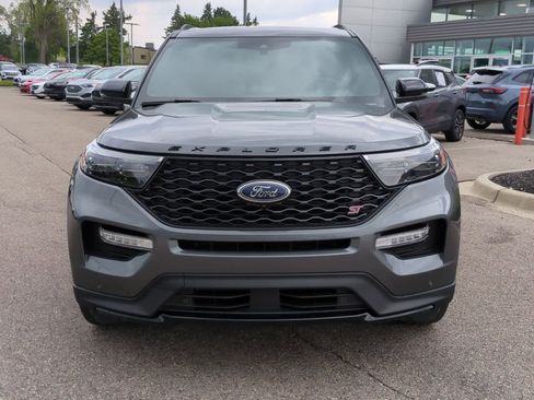 Used 2024 Ford Explorer ST w/ Equipment Group 401A AWD/4WD image 3