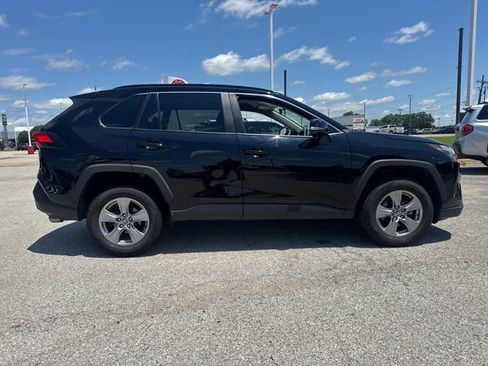 Used 2025 Toyota RAV4 XLE AWD/4WD image 9