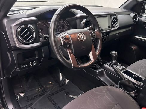 Used 2017 Toyota Tacoma 4x4 Double Cab image 11