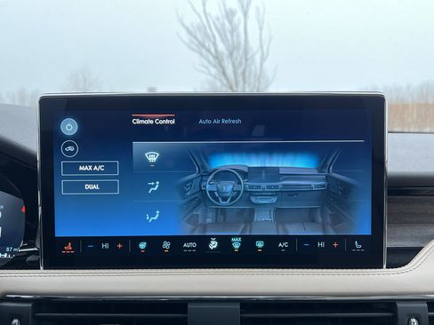 Used 2023 Lincoln Corsair Reserve w/ Equipment Group 202A image 25