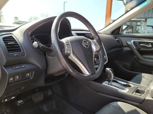 Used 2017 Nissan Altima 2.5 SL w/ 2.5 Technology Package image 9