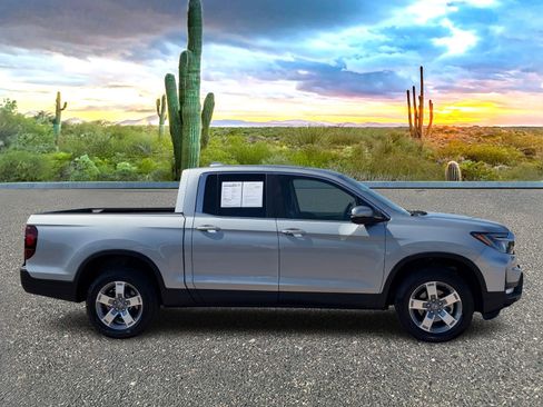Used 2025 Honda Ridgeline RTL image 6