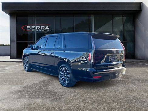 Used 2021 Cadillac Escalade ESV Sport Platinum image 3