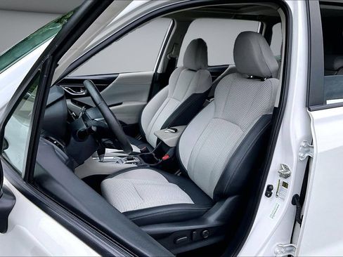Used 2023 Subaru Forester Premium AWD/4WD image 21