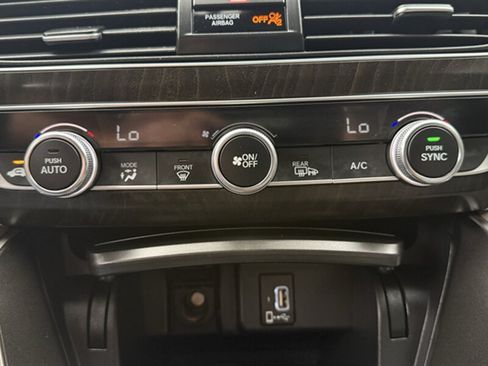 Used 2019 Honda Accord EX image 12
