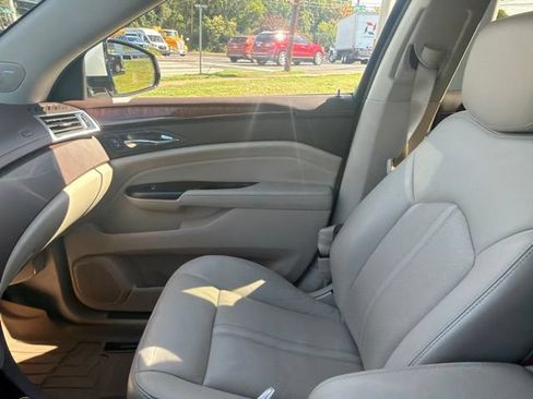 Used 2014 Cadillac SRX Luxury FWD image 8