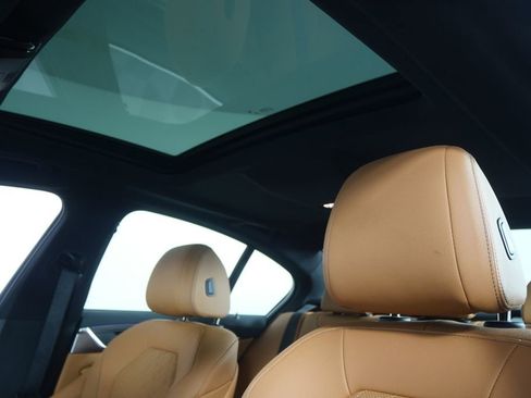 Certified 2023 BMW 530i RWD image 11