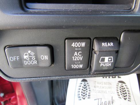 Used 2017 Toyota Tacoma TRD Off-Road image 10