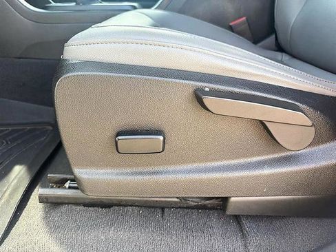 Used 2022 Chevrolet Colorado W/T image 15