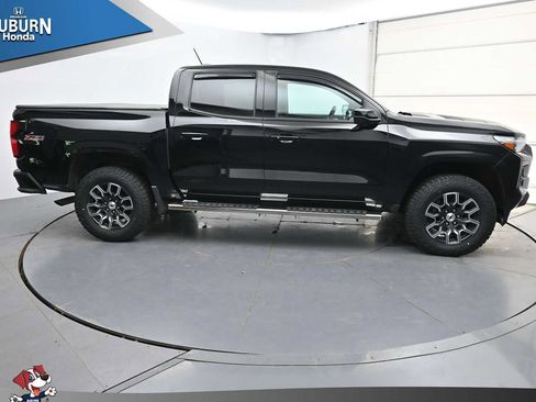 Used 2023 Chevrolet Colorado Z71 w/ Z71 Convenience Package 2 AWD/4WD image 14