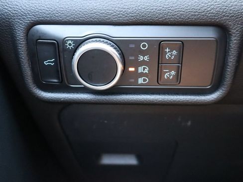 Used 2024 Ford Explorer XLT AWD/4WD image 24