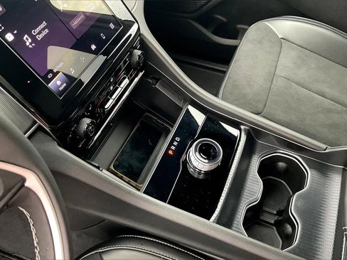 New 2025 Jeep Grand Cherokee Altitude image 8