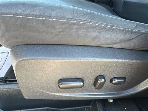 Certified 2018 Ford Escape SE w/ SE Sync 3 Package image 7