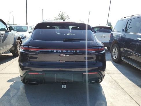 Used 2024 Porsche Macan AWD/4WD image 2