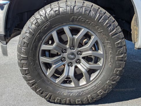 Used 2018 Ford F150 Lariat image 31