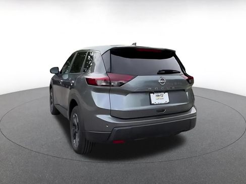 Used 2025 Nissan Rogue SV FWD image 11