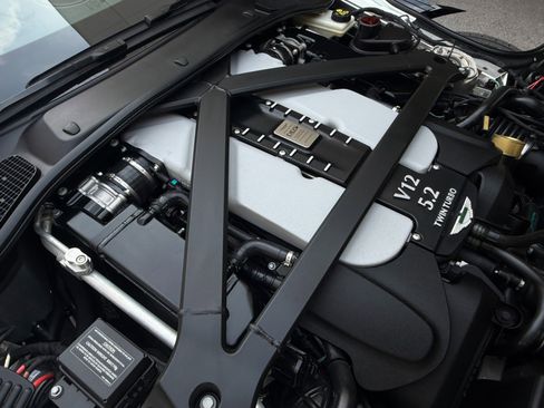 Used 2019 Aston Martin DBS Superleggera image 64