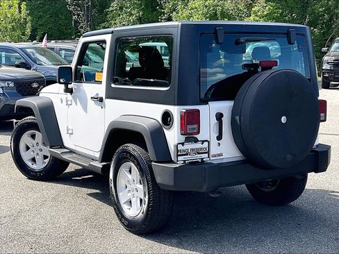 Used 2018 Jeep Wrangler Sport image 11