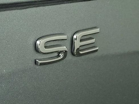 Used 2022 Volkswagen Tiguan SE R-Line AWD/4WD image 31