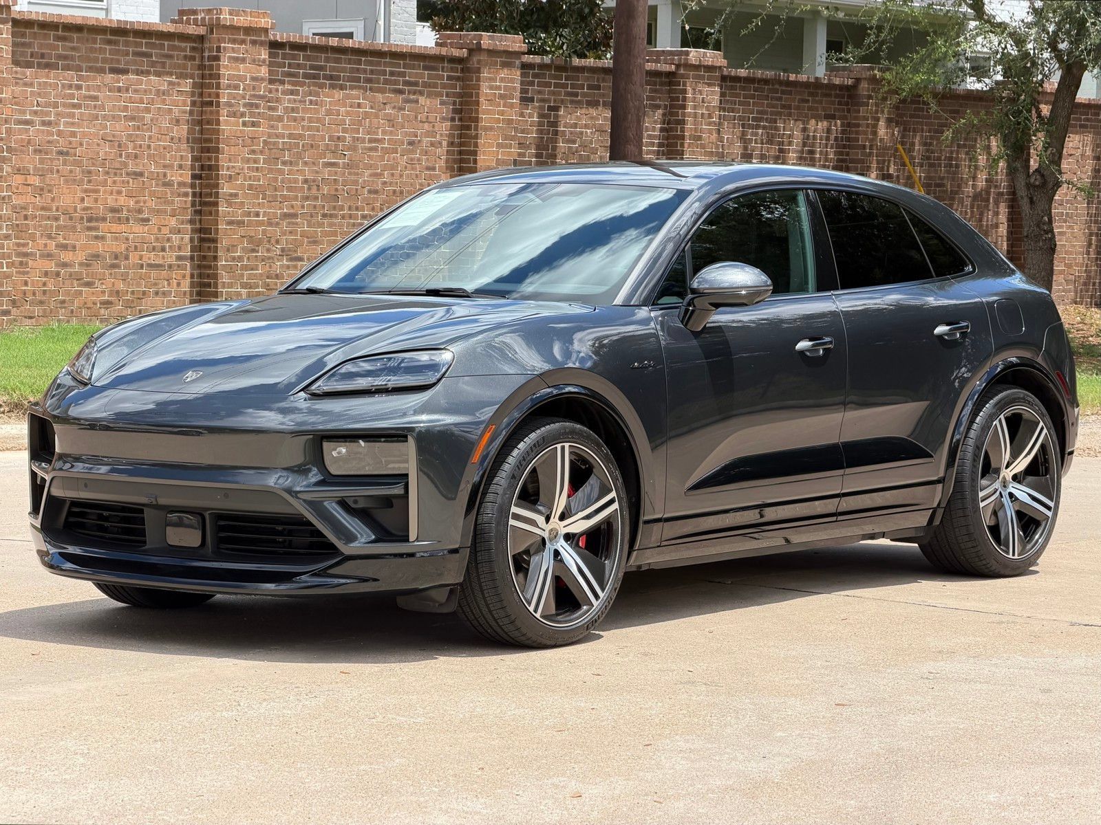 Used 2024 Porsche Macan Turbo Electric AWD/4WD image 11