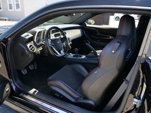 Used 2015 Chevrolet Camaro ZL1 RWD image 23
