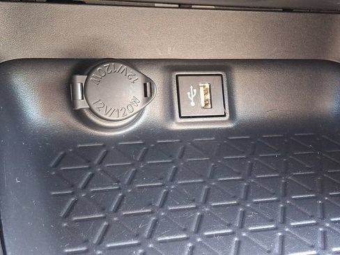 Used 2025 Toyota RAV4 LE AWD/4WD image 24