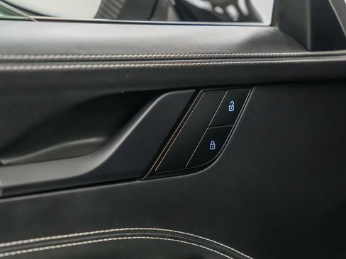 Certified 2022 Porsche 911 Targa 4 GTS AWD/4WD image 18