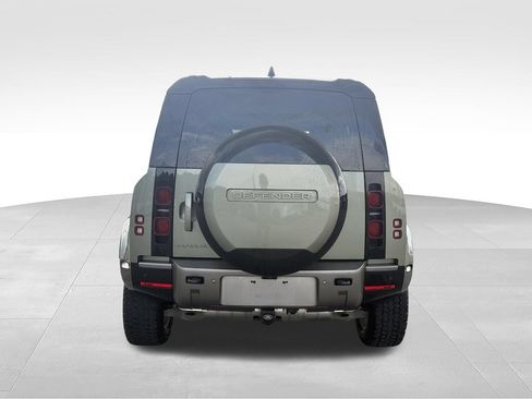 Used 2025 Land Rover Defender 110 X-Dynamic SE AWD/4WD image 3