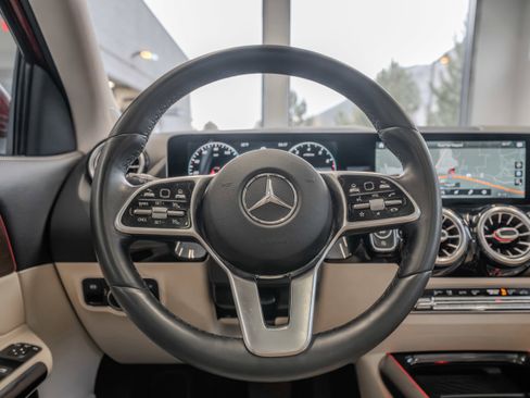 Used 2021 Mercedes-Benz GLA 250 4MATIC image 9