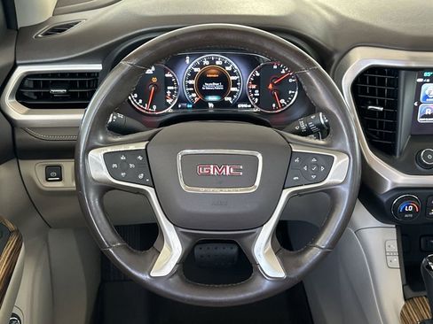 Used 2019 GMC Acadia Denali w/ Technology Package FWD image 18