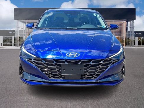 Used 2023 Hyundai Elantra Limited FWD image 2