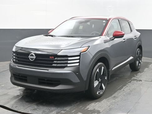 New 2026 Nissan Kicks SR w/ SR Premium Package FWD image 3