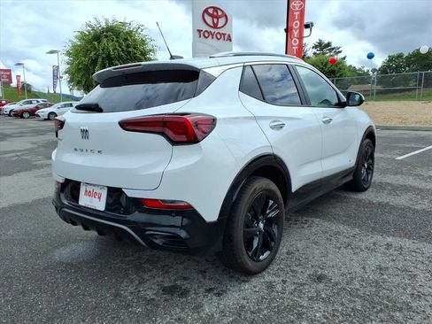 Used 2025 Buick Encore GX Sport Touring w/ Advanced Technology Package AWD/4WD image 4