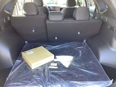Used 2025 Hyundai Tucson SE image 11