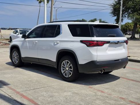 Used 2022 Chevrolet Traverse LT FWD image 3