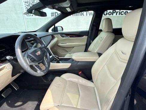Used 2017 Cadillac XT5 Luxury w/ Driver Awareness Package AWD/4WD image 15