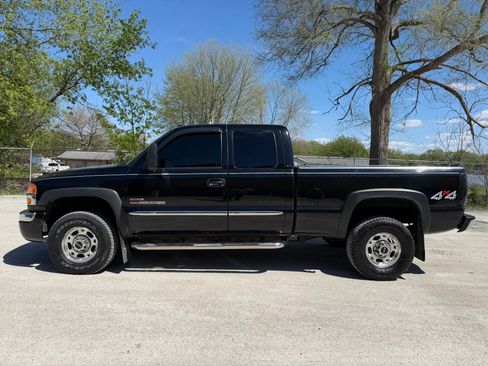 Used 2003 GMC Sierra 2500 SLT w/ SLT Preferred Equipment Group AWD/4WD image 8