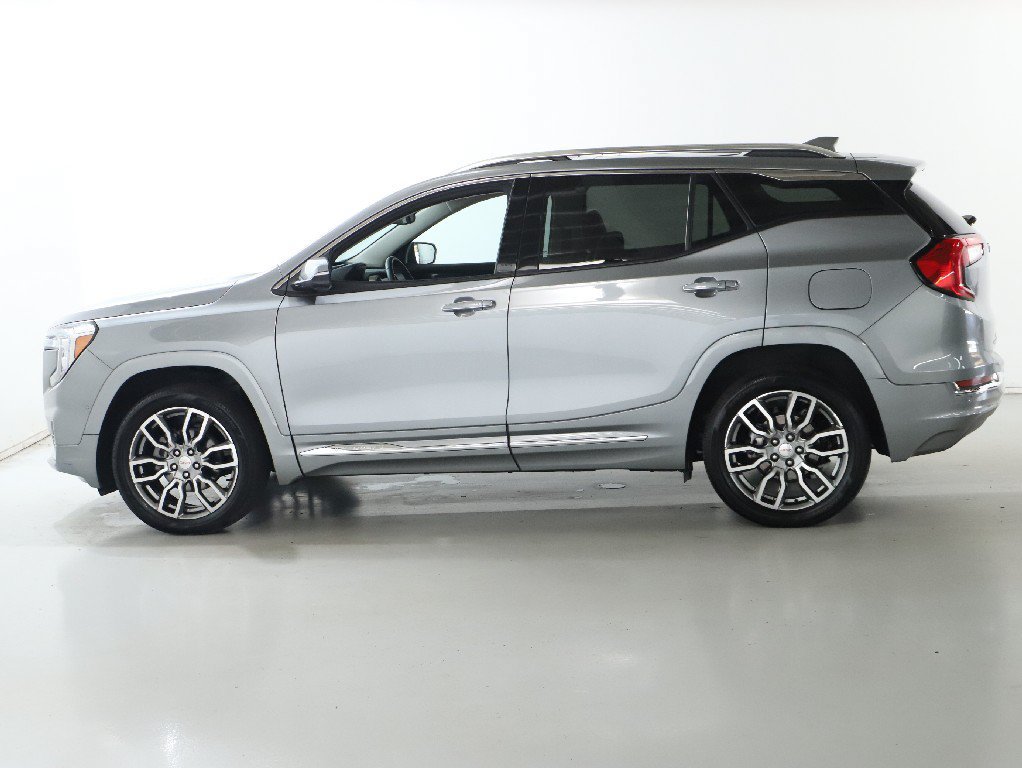 Used 2024 GMC Terrain Denali w/ Denali Premium Package AWD/4WD image 39