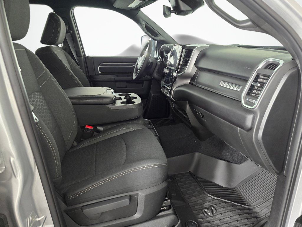 New 2026 RAM 3500 Big Horn AWD/4WD image 31