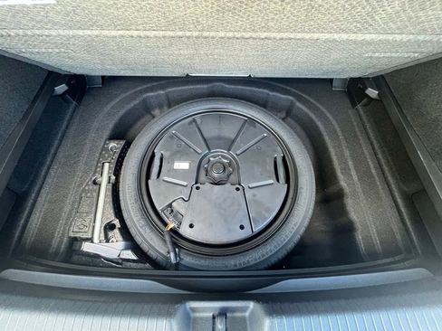 Certified 2025 Volkswagen GTI SE FWD image 28