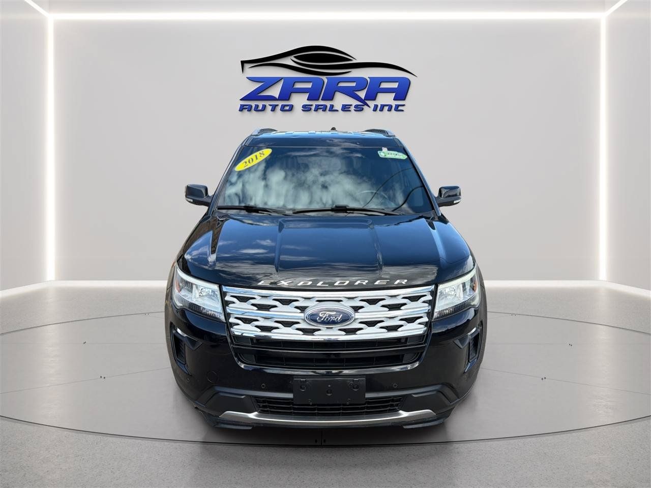 Used 2018 Ford Explorer XLT w/ Equipment Group 202A AWD/4WD image 10