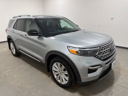 Used 2020 Ford Explorer Limited w/ Class III Trailer Tow Package AWD/4WD image 3