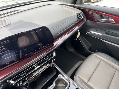 New 2026 Chevrolet Traverse Z71 w/ Enhanced Driving Package AWD/4WD image 51