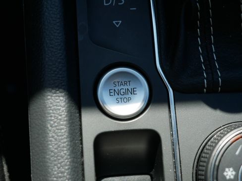 Used 2023 Volkswagen Atlas SE w/ Black Wheel Package image 29