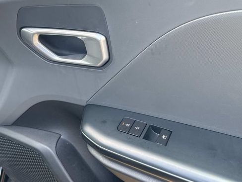 Used 2025 Kia K4 FWD image 19