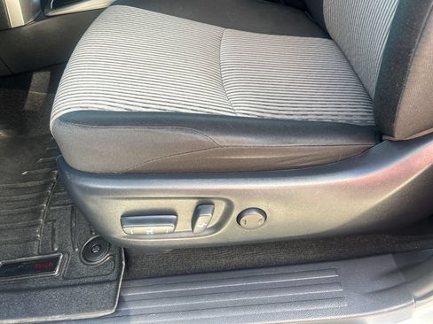 Certified 2016 Toyota 4Runner SR5 AWD/4WD image 30