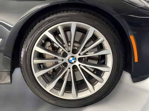 Used 2023 BMW 530i w/ Convenience Package RWD image 11