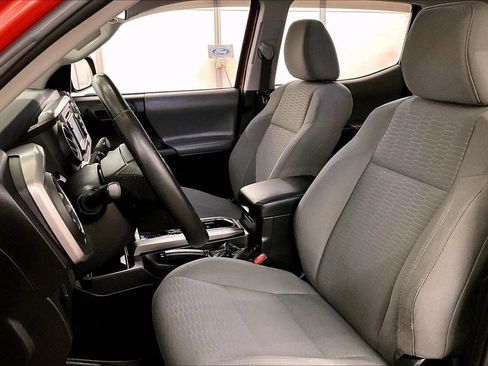 Used 2018 Toyota Tacoma SR5 image 24