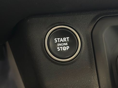 Used 2023 Land Rover Defender 130 X-Dynamic SE AWD/4WD image 16