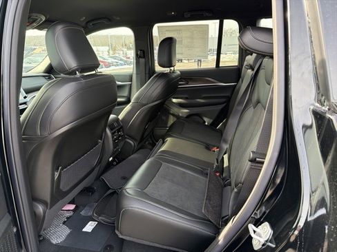 New 2026 Jeep Grand Cherokee Laredo image 8